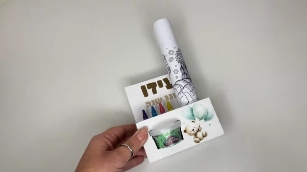 פריסה לקופסת ציור עם בצק